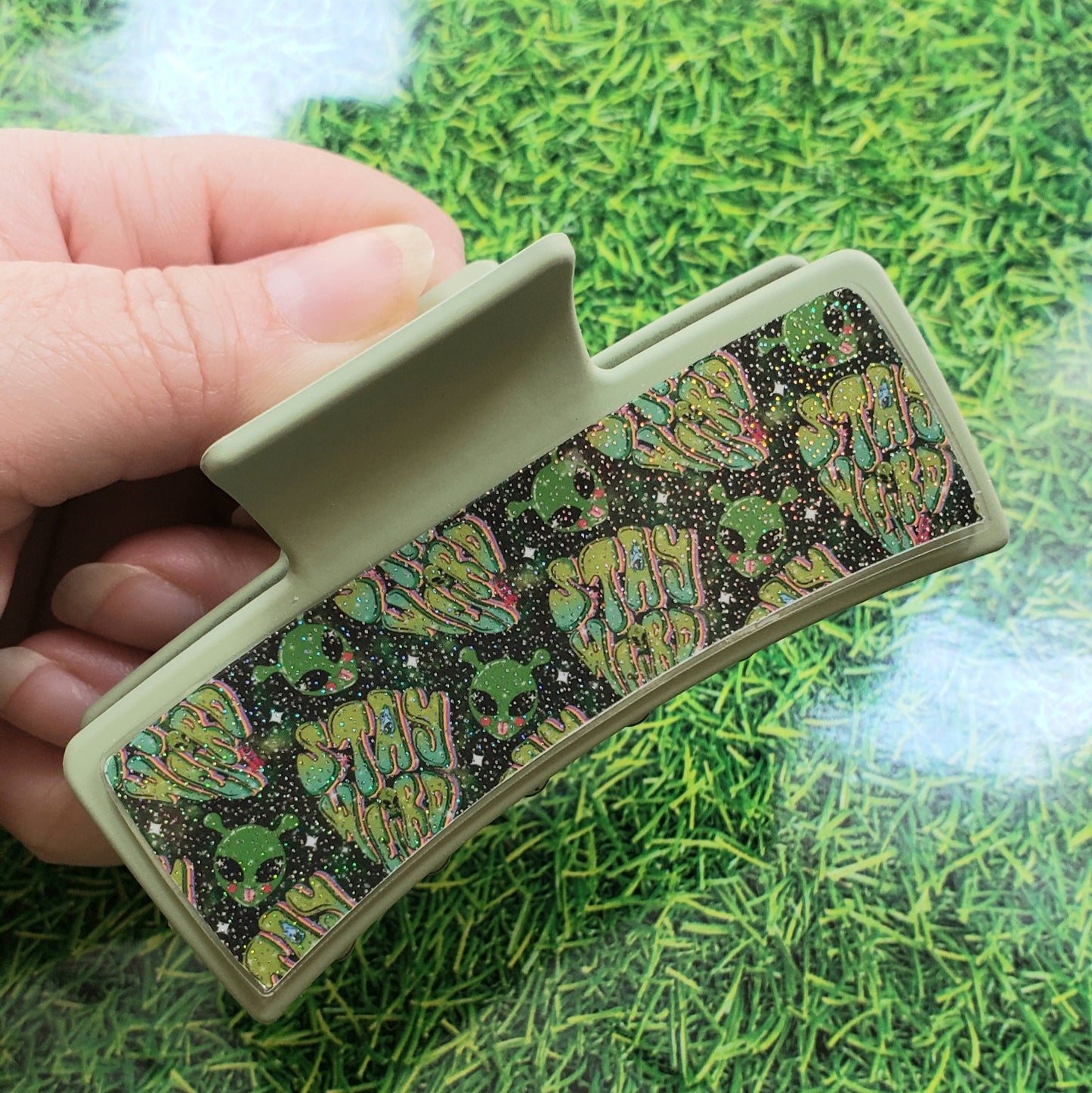 Alien Stay Weird Hair Claw (Holo)