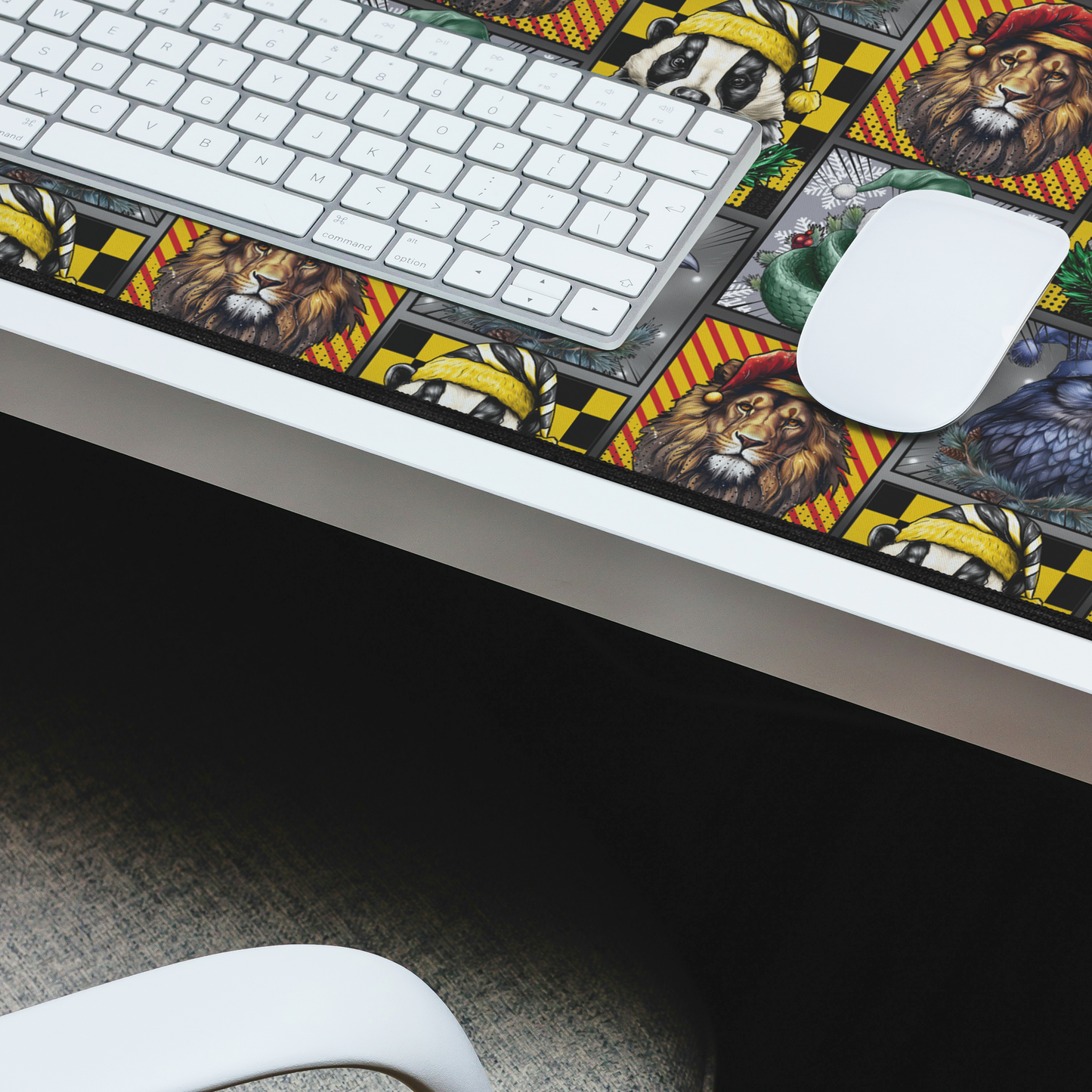 HP_House_Christmas_Desk_Mat_DeskMat_L_Closeup_Master_Mockup.png
